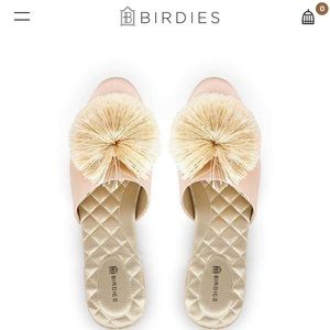 Comfortable and Stylish Outdoor Slippers